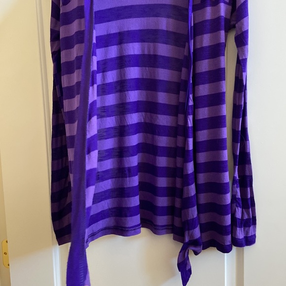 EUC Striped long sleeve lightweight open front cardigan in size M - Picture 5 of 5